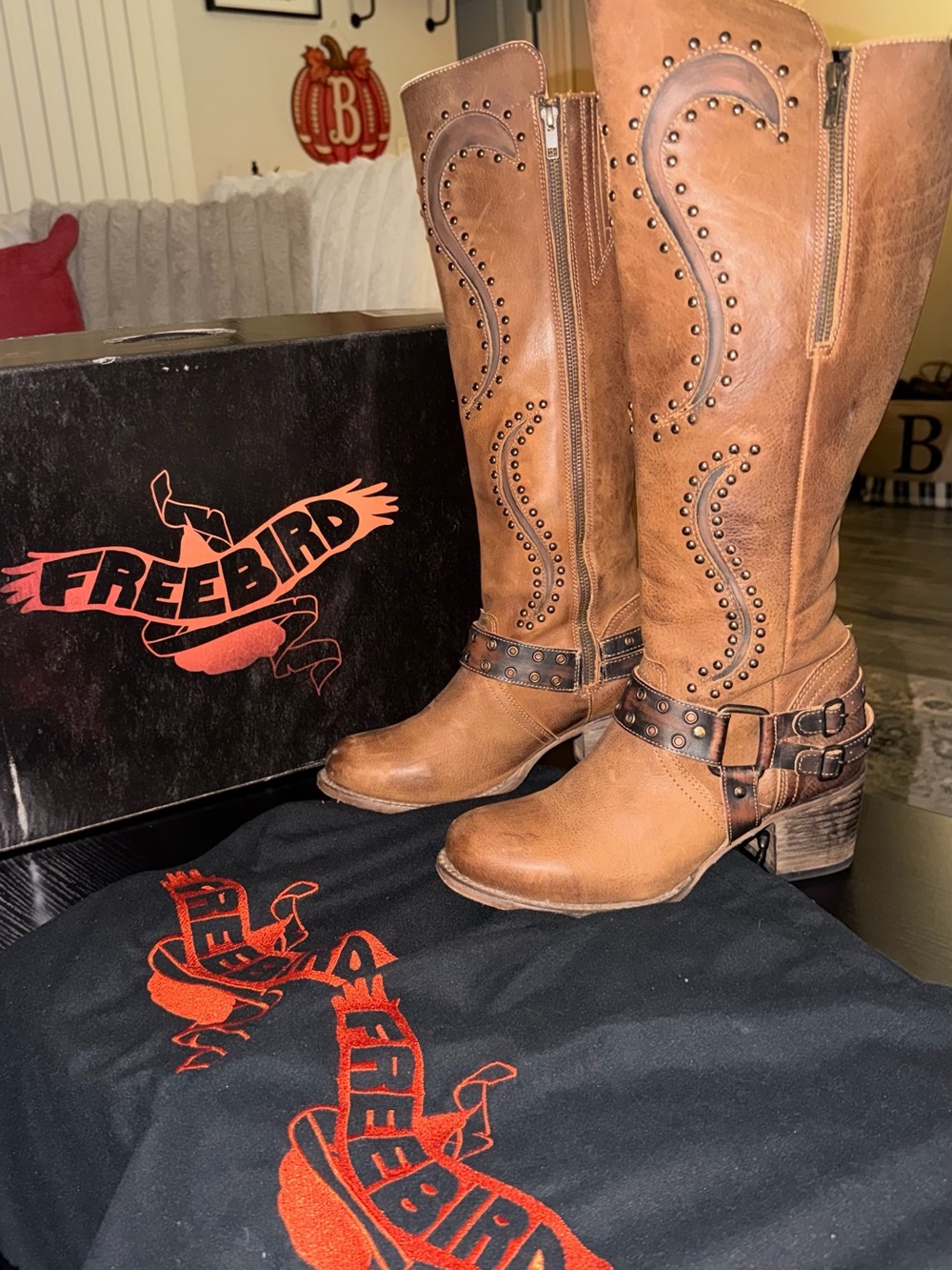 π€ β¨ππ€ FREEBIRD by Steven Coyote Brown Leather Tall Boots Size 9 Studded Western! - Picture 7 of 13